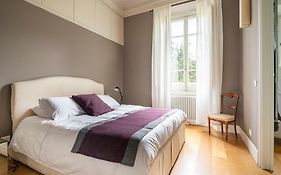 Boutique Apartment With Private Rooms And Garden Oasis